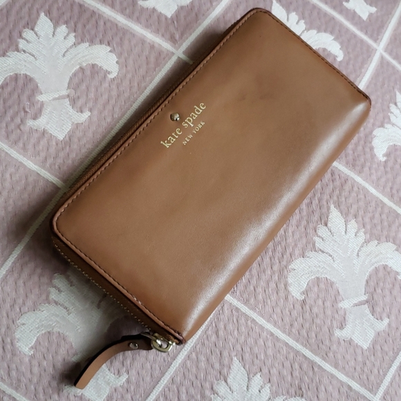 Kate Spade Continental Wallet - Picture 16 of 16